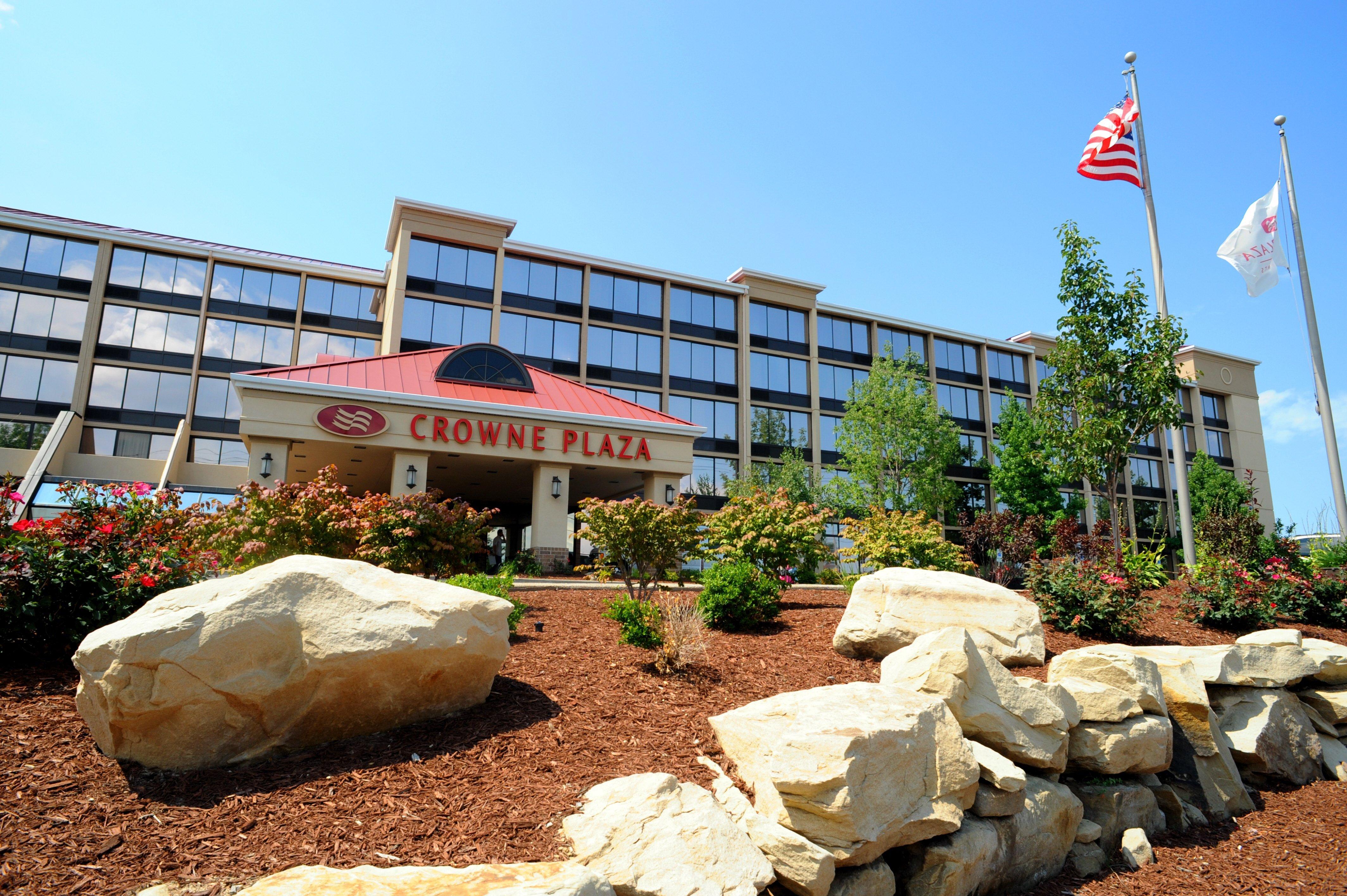 Crowne Plaza Cleveland Airport, An Ihg Hotel Middleburg Heights Exterior photo