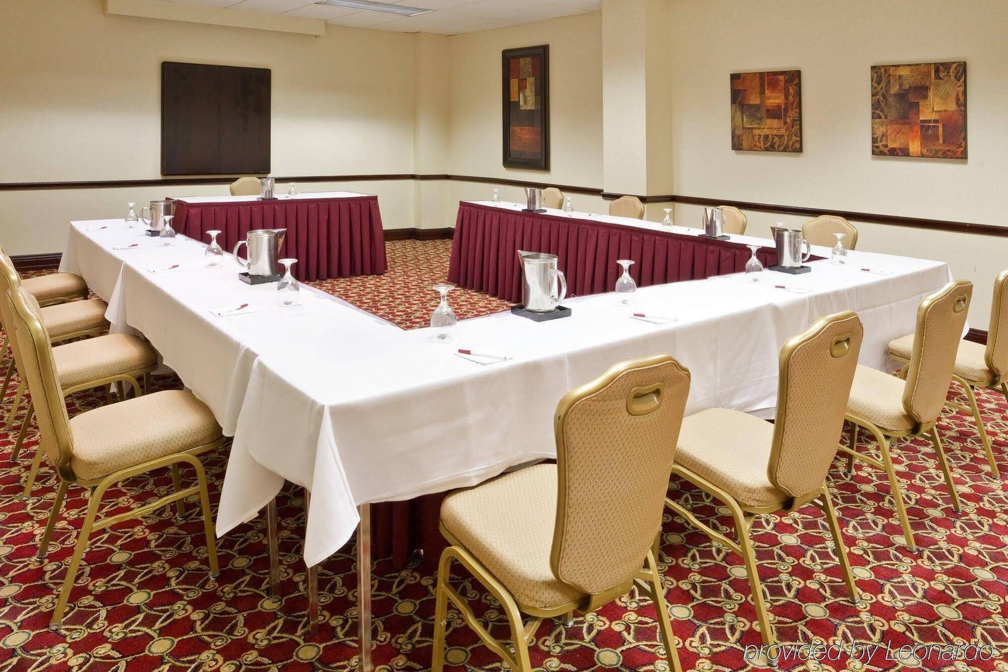 Crowne Plaza Cleveland Airport By Ihg Hotel Middleburg Heights Exterior photo