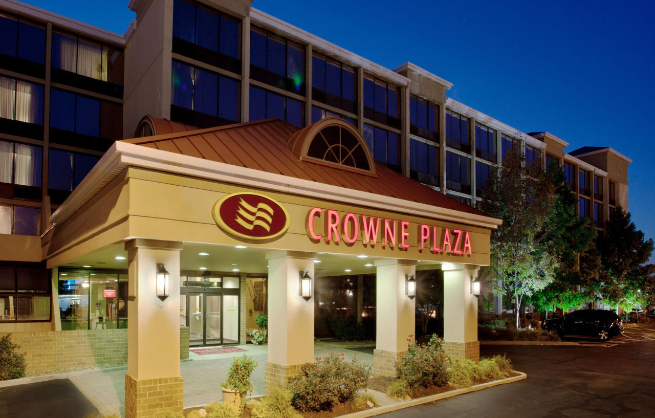 Crowne Plaza Cleveland Airport By Ihg Hotel Middleburg Heights Exterior photo